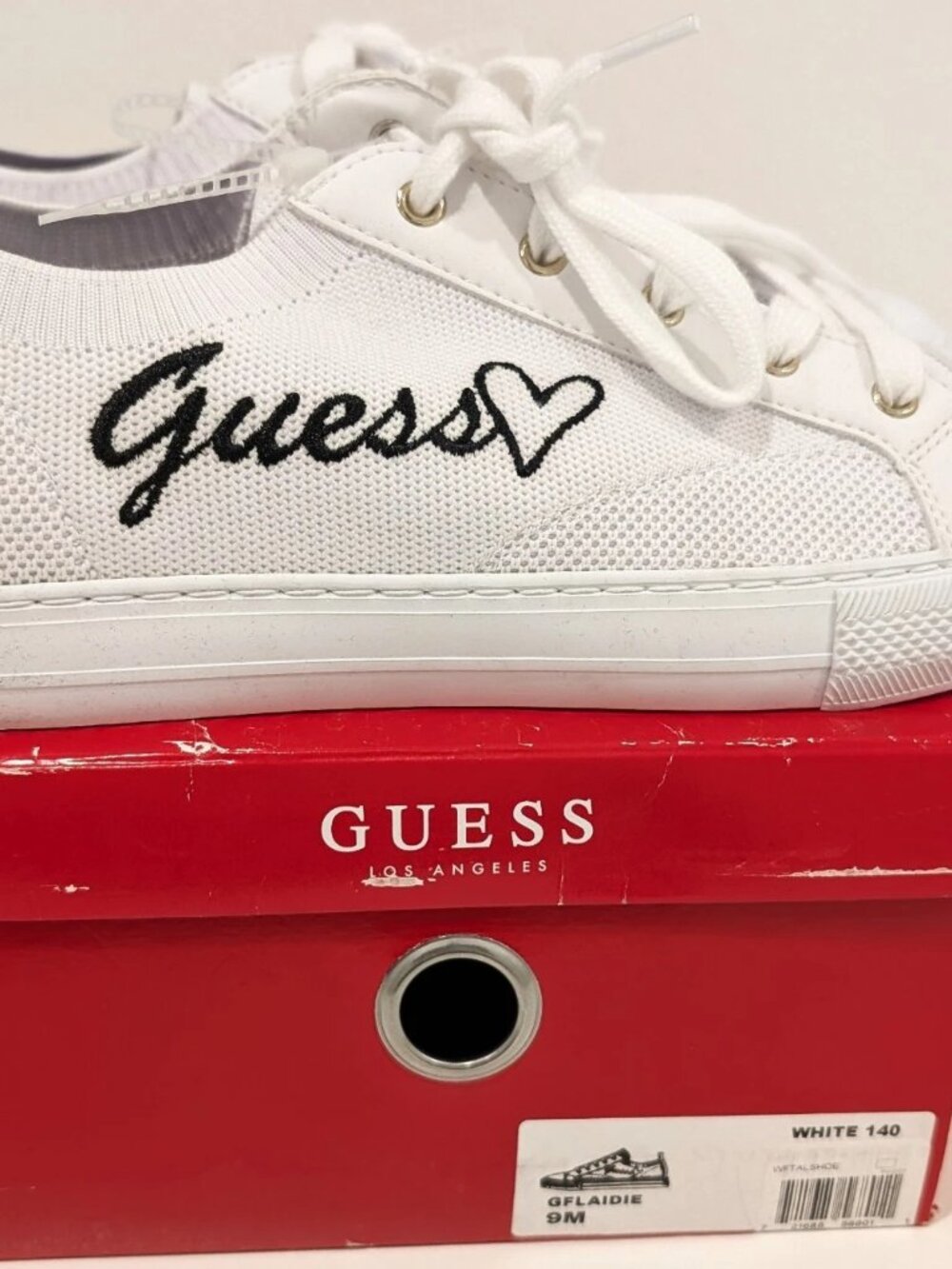 GUESS Laidie Knit Script Logo Heart White Sneakers Size 9M NIB Low Top Trainers